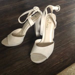 COPY - NWT Lulus size 8 Priya heels